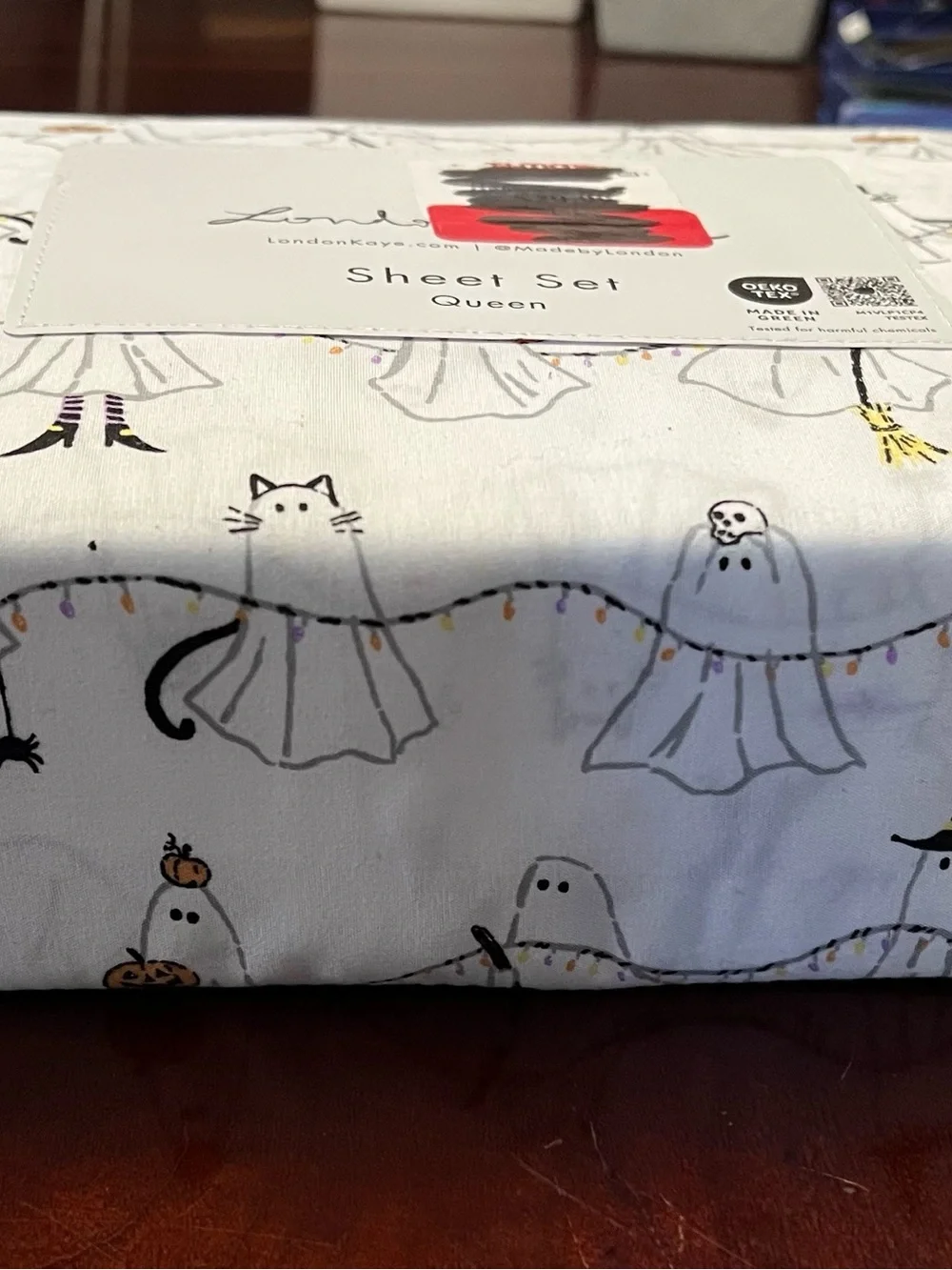 London Kaye Halloween Ghost Queen Sheet Set - White Ghost Print